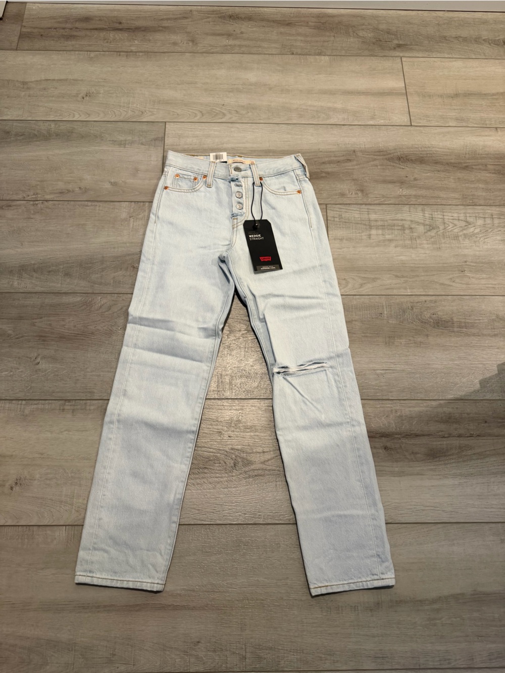 Levi’s Wedgie Straight High-Rise Distressed Jeans Size 23 x 28 NWT